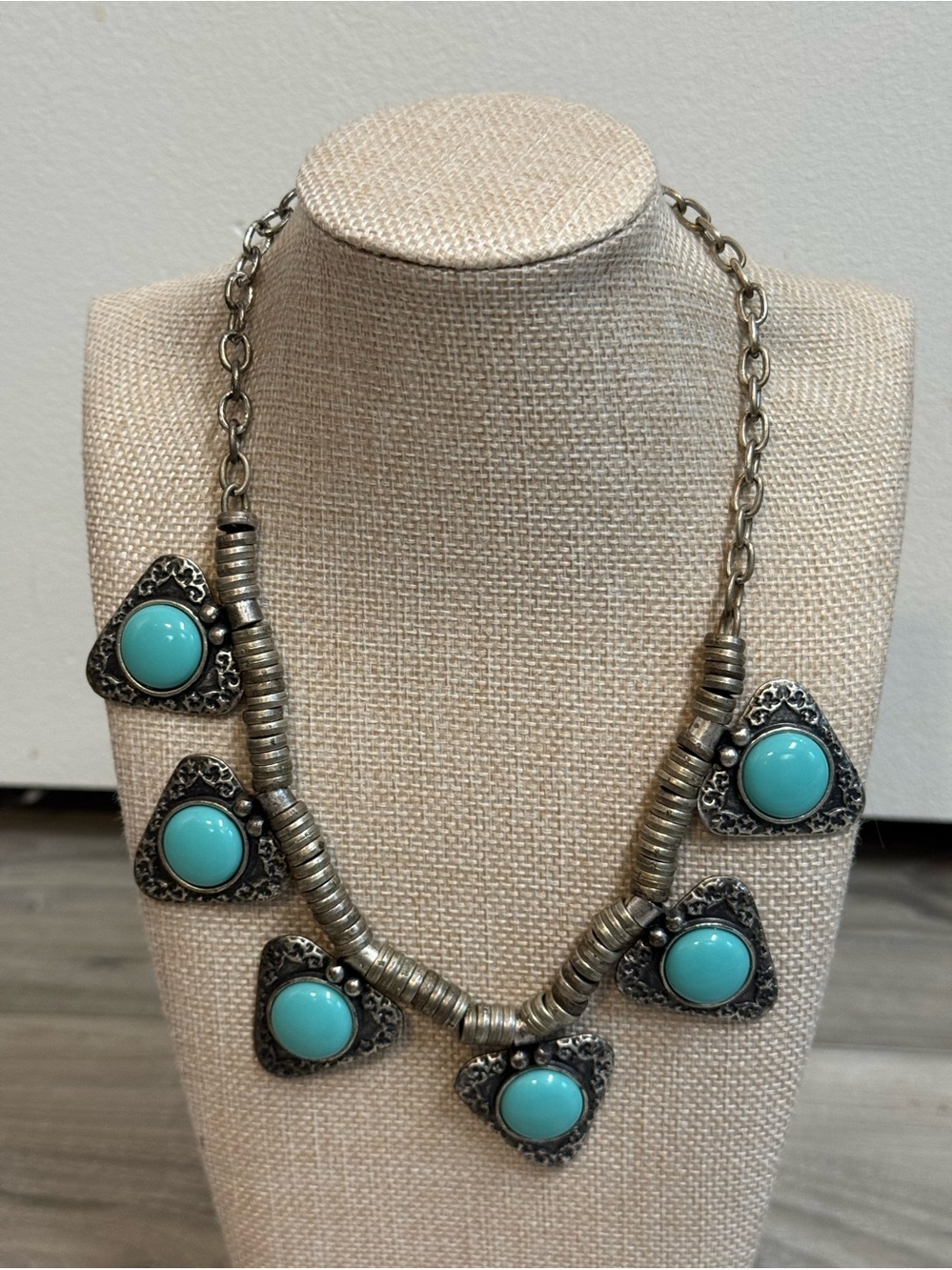 Vintage-inspired Southwestern silver-tone statement necklace